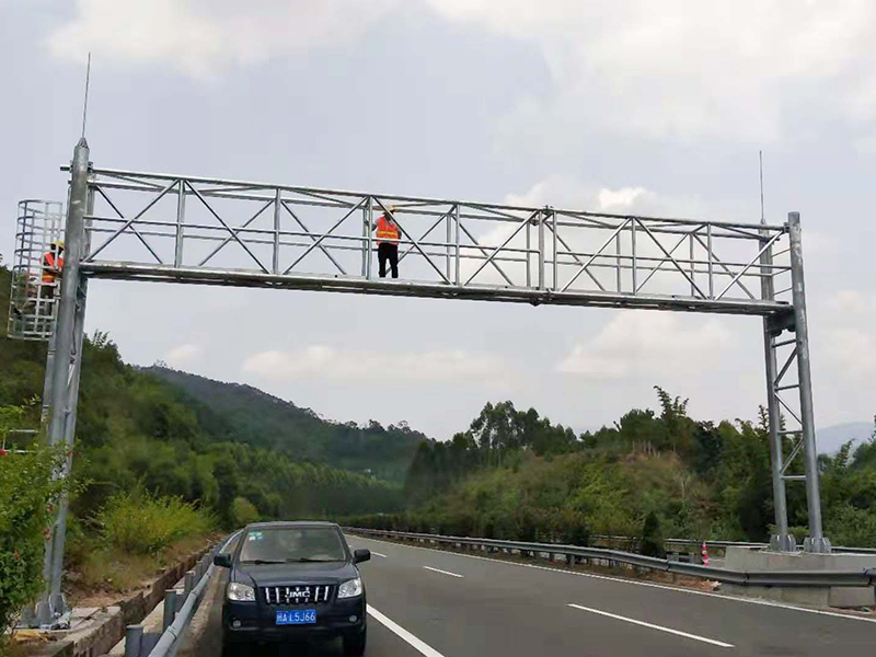 公路龙门架高度的规定