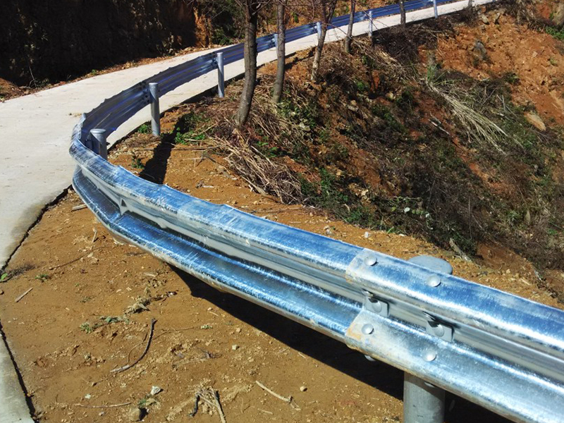 波型防撞护栏生产厂家