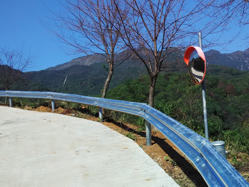 护栏道路厂家