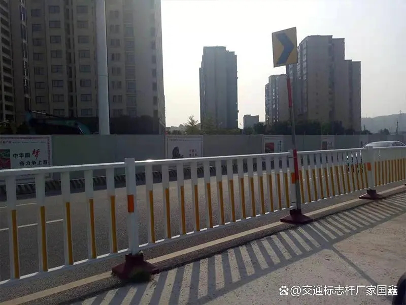 市政护栏交通防撞：守护城市安全的重要屏障